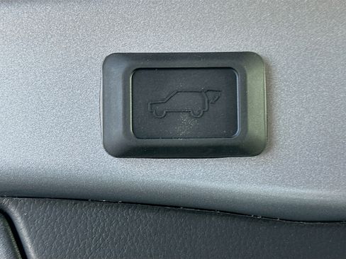 Used 2025 Toyota RAV4 XLE w/ Convenience Package image 31