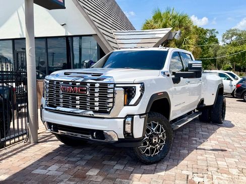 Used 2024 GMC Sierra 3500 Denali AWD/4WD image 22