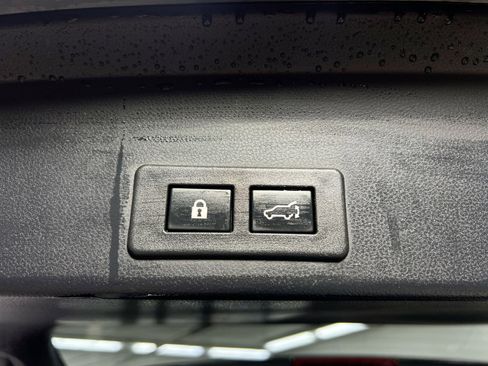 Used 2022 Subaru Ascent Limited w/ Technology Package image 32