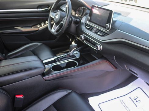 Used 2023 Nissan Altima 2.5 SR image 17