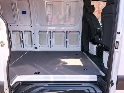 Used 2025 Mercedes-Benz Sprinter 2500 image 17