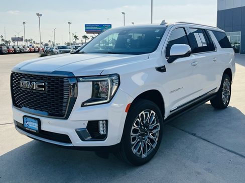 Used 2024 GMC Yukon XL Denali Ultimate image 3