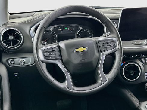 Used 2025 Chevrolet Blazer LT FWD image 18