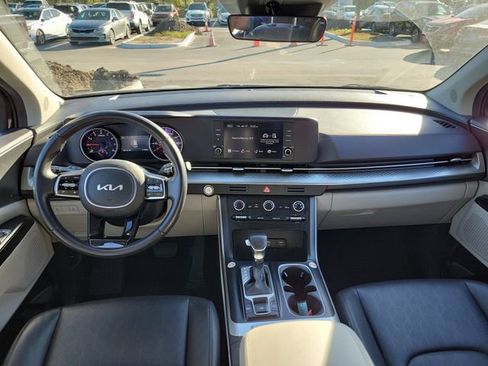 Used 2024 Kia Carnival LX image 26
