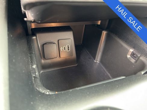 Used 2025 Ford Explorer Active AWD/4WD image 18