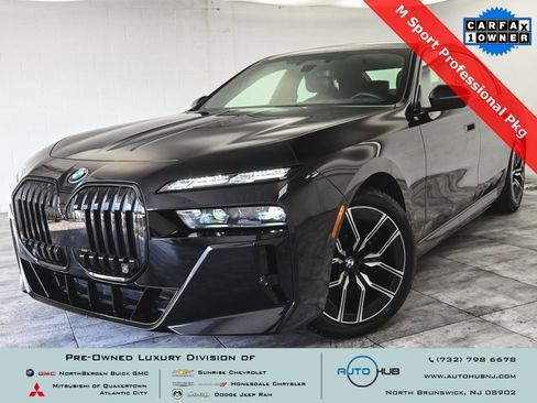 Used 2023 BMW i7 xDrive60 w/ Executive Package 2 image 1