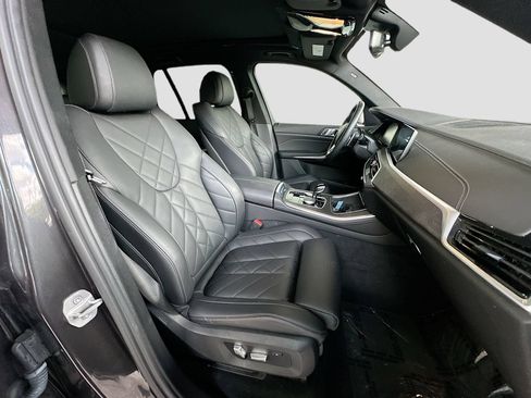 Used 2023 BMW X5 xDrive40i w/ Parking Assistance Package AWD/4WD image 29