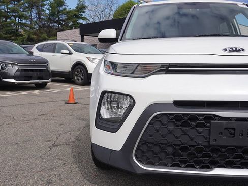 Used 2020 Kia Soul LX FWD image 10