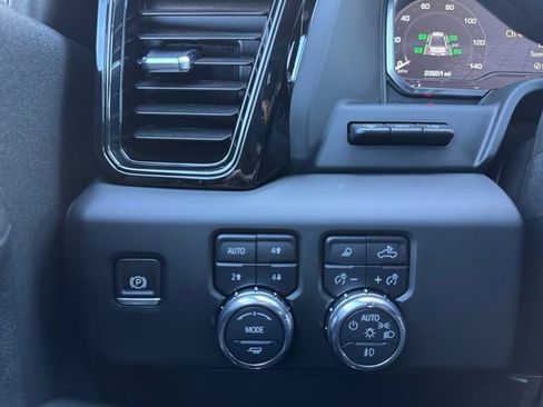 Used 2024 GMC Sierra 2500 AT4 w/ AT4 Premium Plus Package image 6