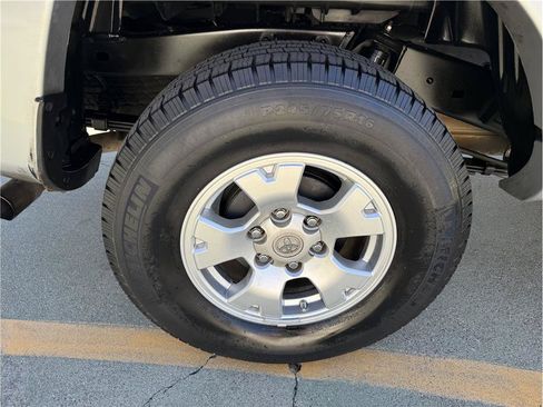 Used 2006 Toyota Tacoma PreRunner RWD image 14