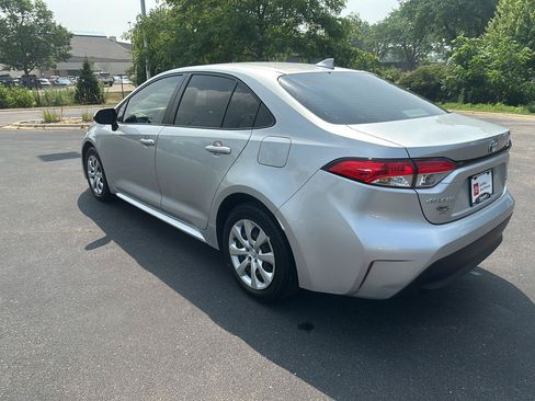 Used 2025 Toyota Corolla LE FWD image 15