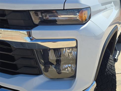 Used 2024 Chevrolet Silverado 2500 LT w/ Convenience Package image 28