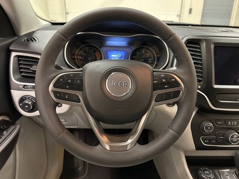 Used 2022 Jeep Cherokee Latitude Lux w/ Sun & Sound Group image 17