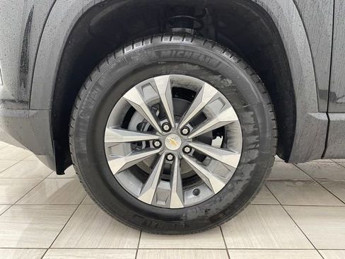 New 2026 Chevrolet Equinox LT w/ Convenience Package II AWD/4WD image 8