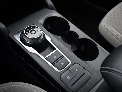 Used 2022 Ford Escape SE image 30