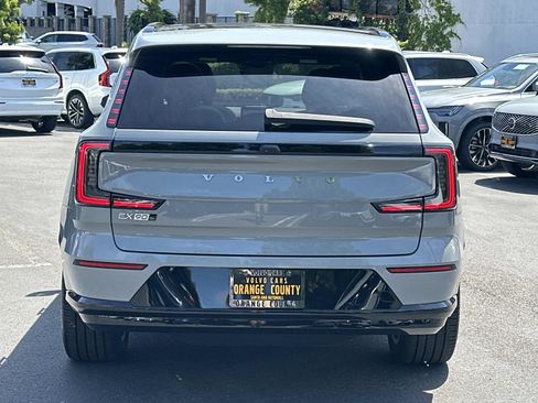 Certified 2025 Volvo EX90 Plus AWD/4WD image 5