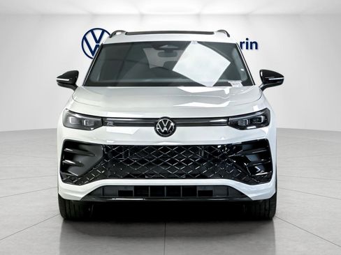 New 2026 Volkswagen Tiguan SE R-Line image 8