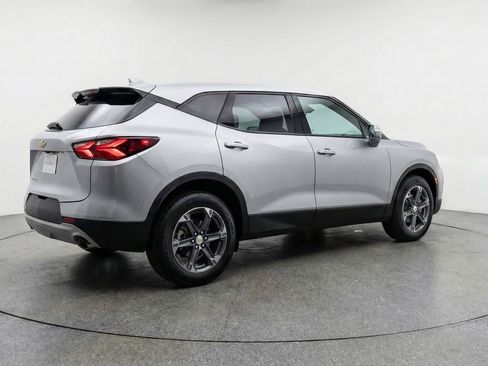 Used 2025 Chevrolet Blazer LT image 9