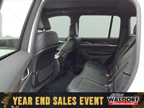 New 2025 Jeep Grand Cherokee Limited image 10