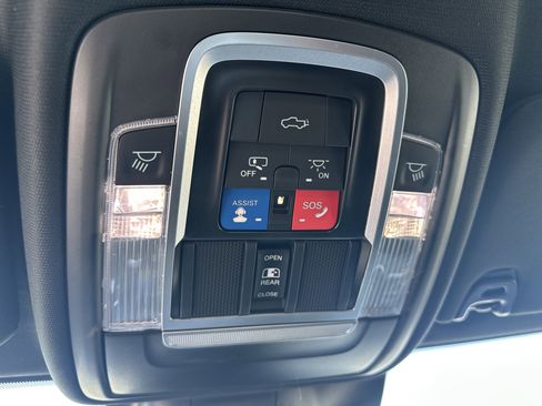 Used 2022 RAM 2500 Limited image 30