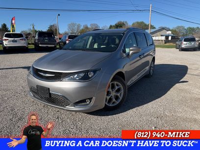 Used 2018 Chrysler Pacifica Touring-L w/ Tire & Wheel Group
