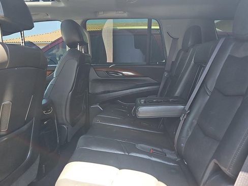 Used 2016 Cadillac Escalade Luxury RWD image 11