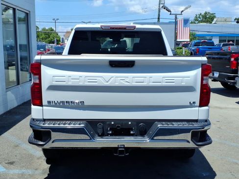 Used 2023 Chevrolet Silverado 1500 LT AWD/4WD image 5