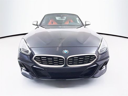 Used 2025 BMW Z4 M40i w/ Premium Package image 2