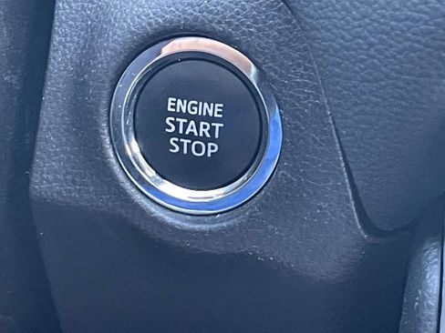 Used 2025 Toyota RAV4 XLE FWD image 37