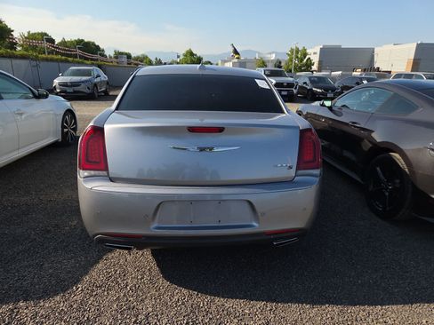 Used 2018 Chrysler 300 S w/ 300S Premium Group 2 RWD image 4