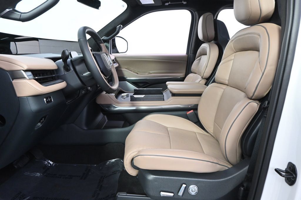 New 2027 Lincoln Navigator Black Label AWD/4WD image 13
