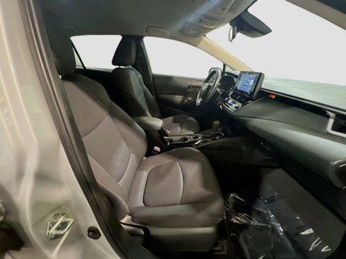 Used 2022 Toyota Corolla LE FWD image 19