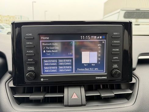 Used 2021 Toyota RAV4 LE image 11