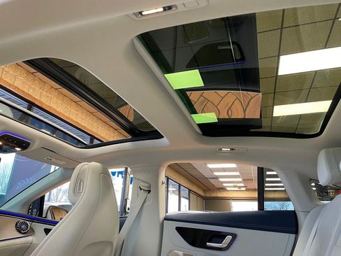 Used 2023 Mercedes-Benz EQE 500 4MATIC Sedan image 23