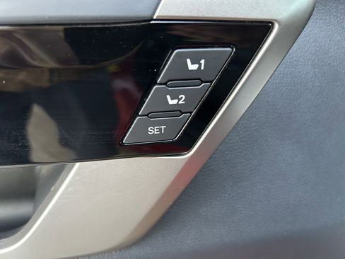 Used 2024 Toyota Tundra Limited image 18