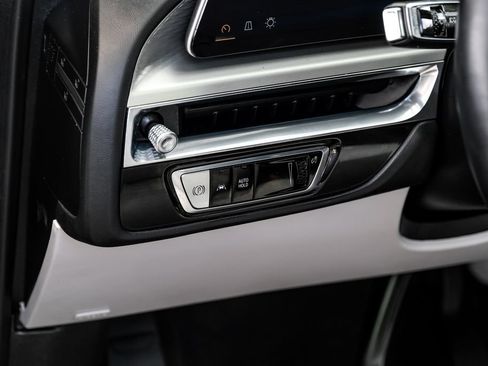 Used 2023 Cadillac Lyriq AWD image 28