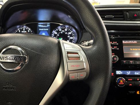 Used 2016 Nissan Rogue SV image 29