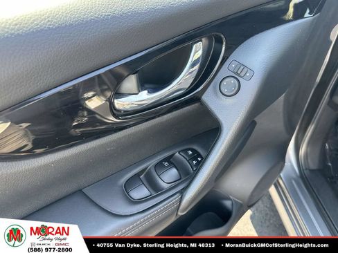 Used 2021 Nissan Rogue Sport SV AWD/4WD image 17