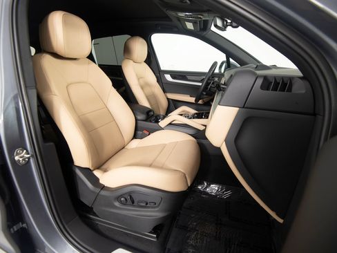 Certified 2026 Porsche Cayenne E-Hybrid AWD/4WD image 28