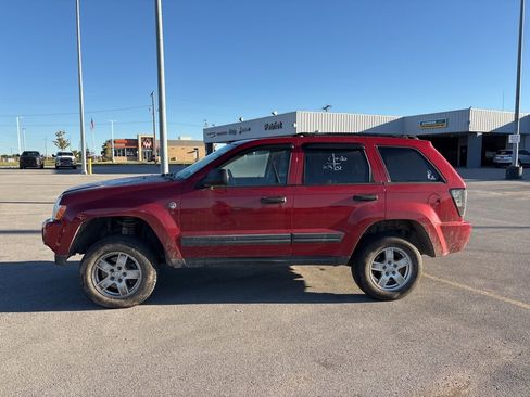 Used 2005 Jeep Grand Cherokee Laredo image 5