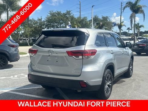 Used 2019 Toyota Highlander Plus AWD/4WD image 7