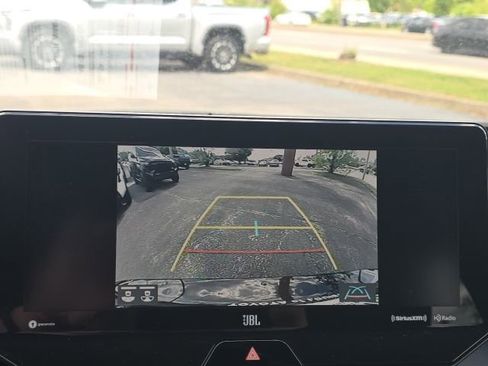 Used 2021 Toyota Venza XLE w/ Softex Package image 19