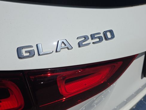 Certified 2023 Mercedes-Benz GLA 250 image 35