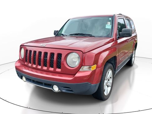 Used 2014 Jeep Patriot Limited w/ Premium Sound Group FWD image 3