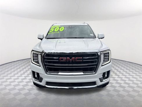 Used 2022 GMC Yukon SLT w/ SLT Premium Package image 2