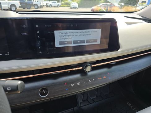Used 2023 Nissan Ariya FWD image 25
