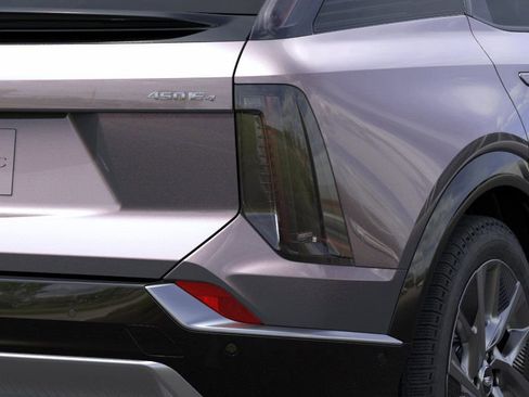 New 2026 Cadillac Optiq Luxury 1 image 11