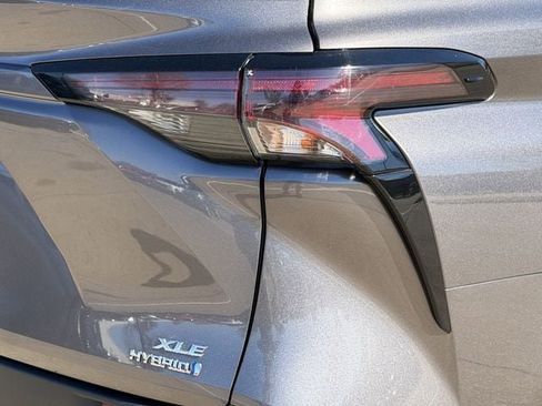 Certified 2023 Toyota Sienna XLE w/ XLE Plus Package image 7