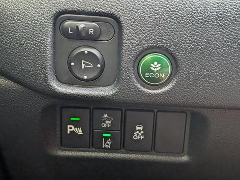 Used 2019 Honda Pilot Touring image 13