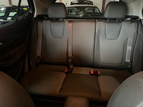 Used 2025 Buick Encore GX Preferred image 37